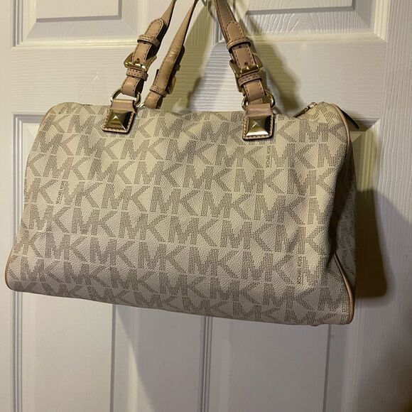 Michael Kors Grayson Satchel Monogram cream and tan straps . - Picture 4 of 15